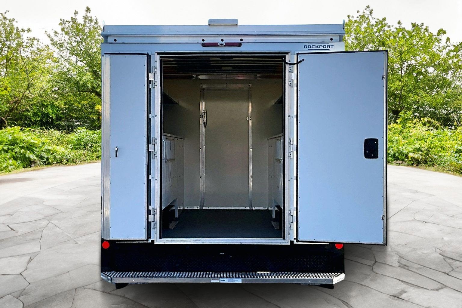 2026 Ford E-Series Cutaway E-350 SRW