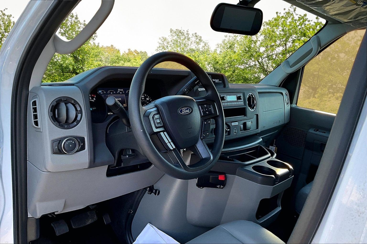 2026 Ford E-Series Cutaway E-350 SRW