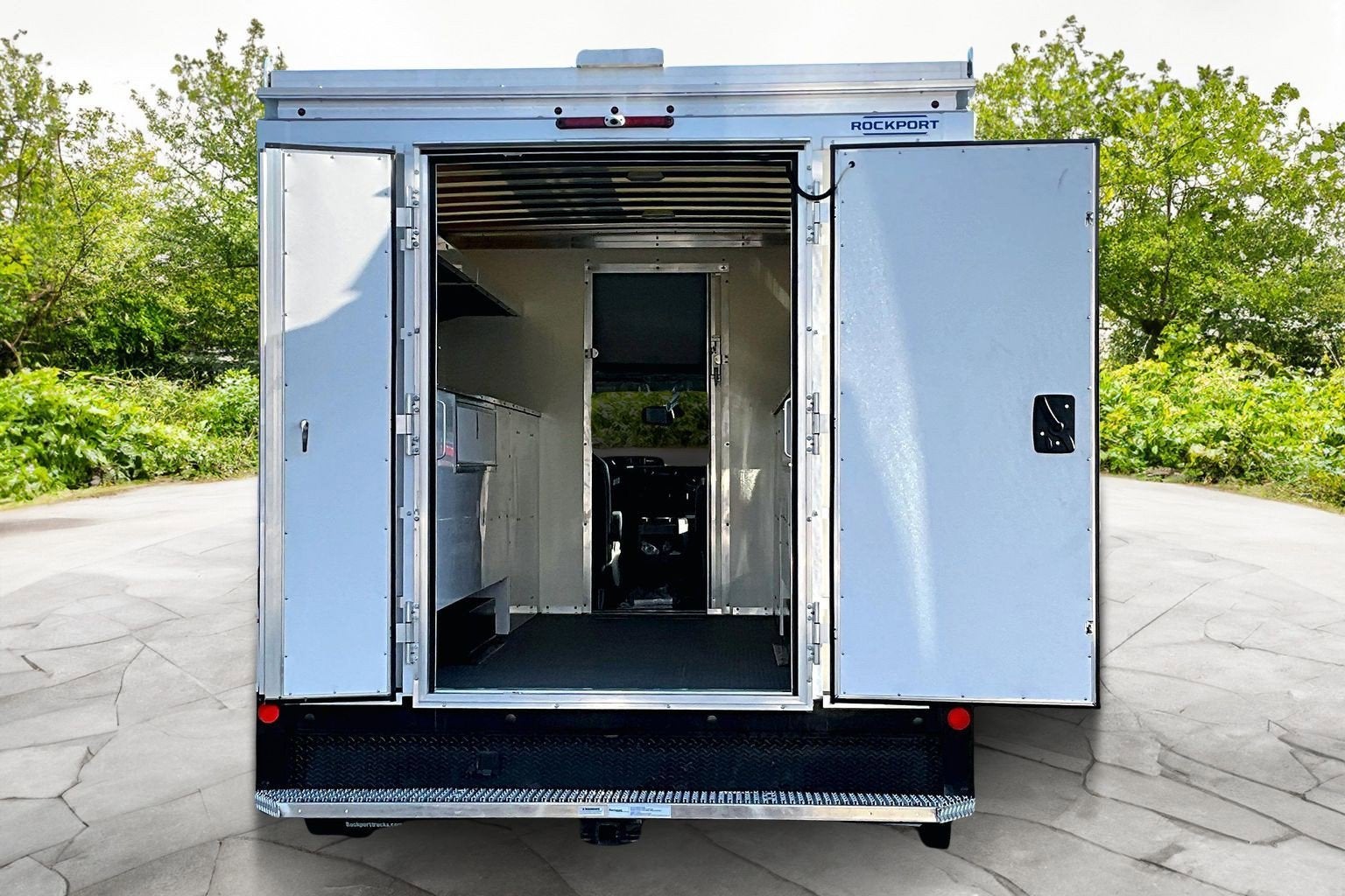 2026 Ford E-Series Cutaway E-350 SRW