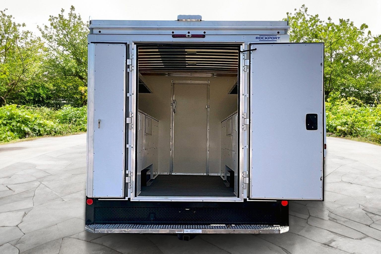 2026 Ford E-Series Cutaway E-450 DRW