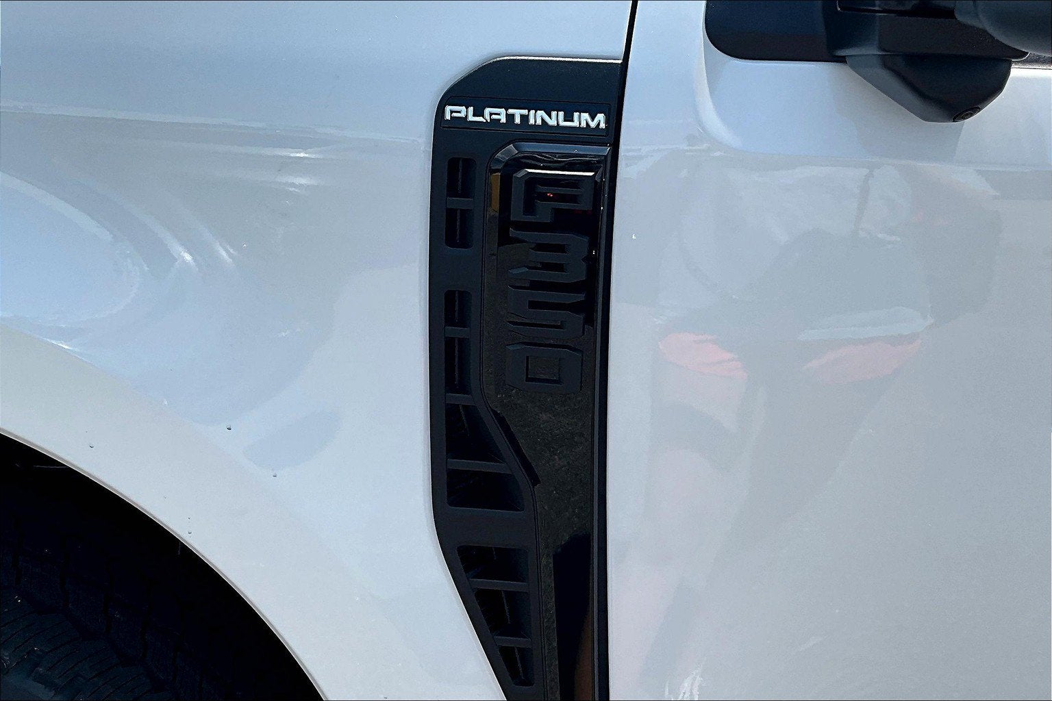 2025 Ford Super Duty F-350 SRW Platinum