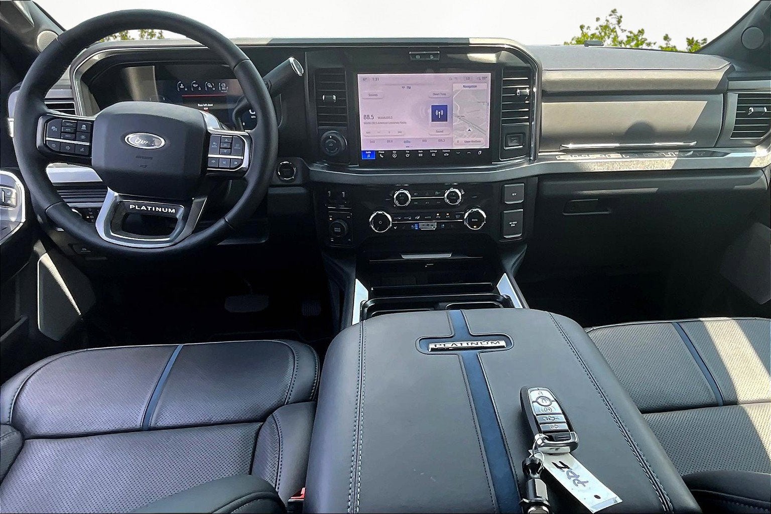 2025 Ford Super Duty F-350 SRW Platinum