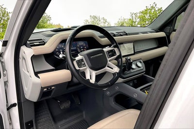 2022 Land Rover Defender SE