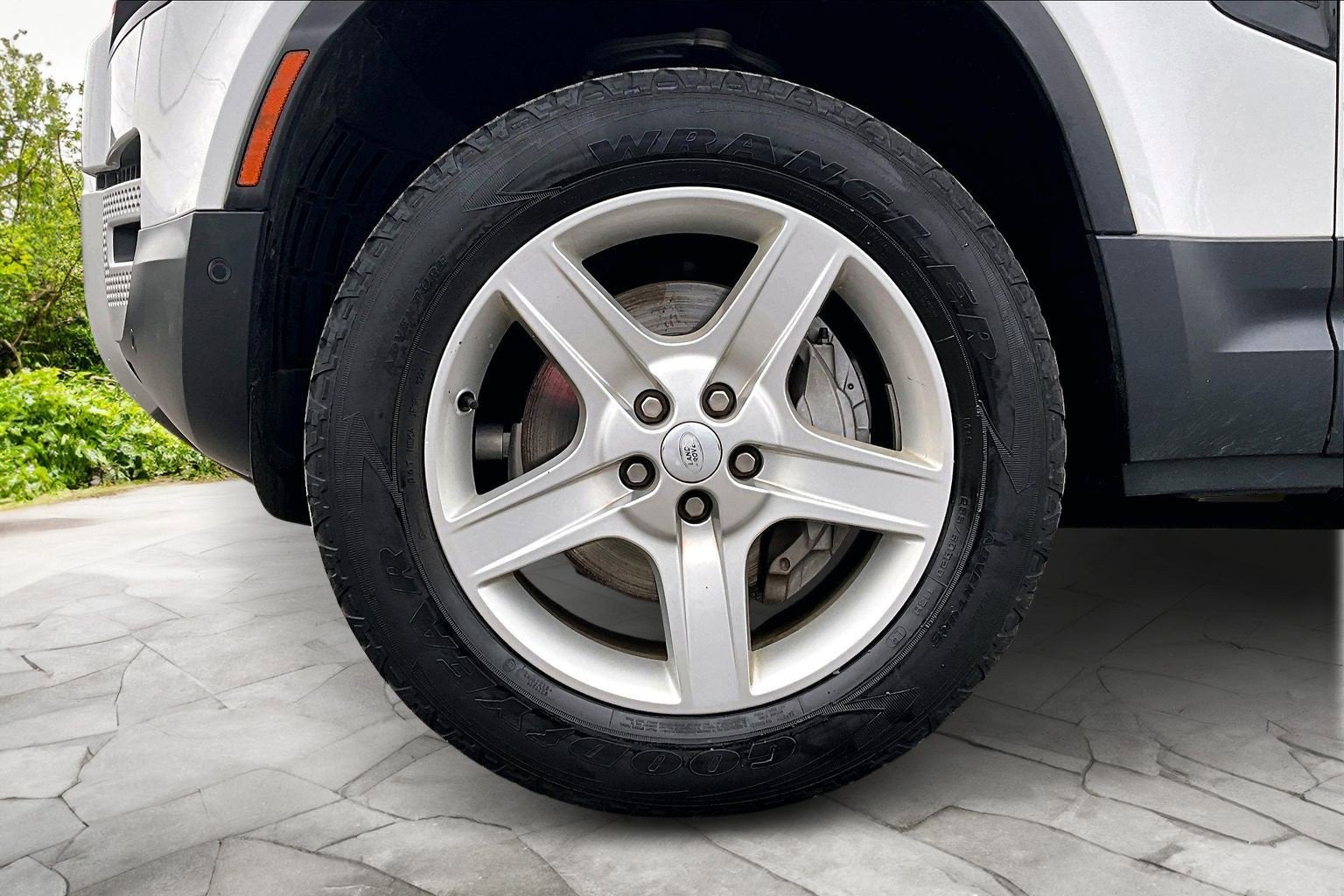 2022 Land Rover Defender SE