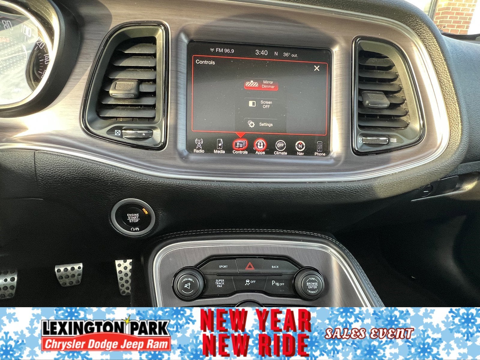 2016 Dodge Challenger R/T Shaker