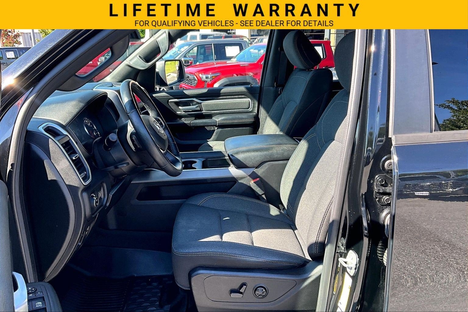2020 RAM 1500 Big Horn Crew Cab 4x4 5'7" Box