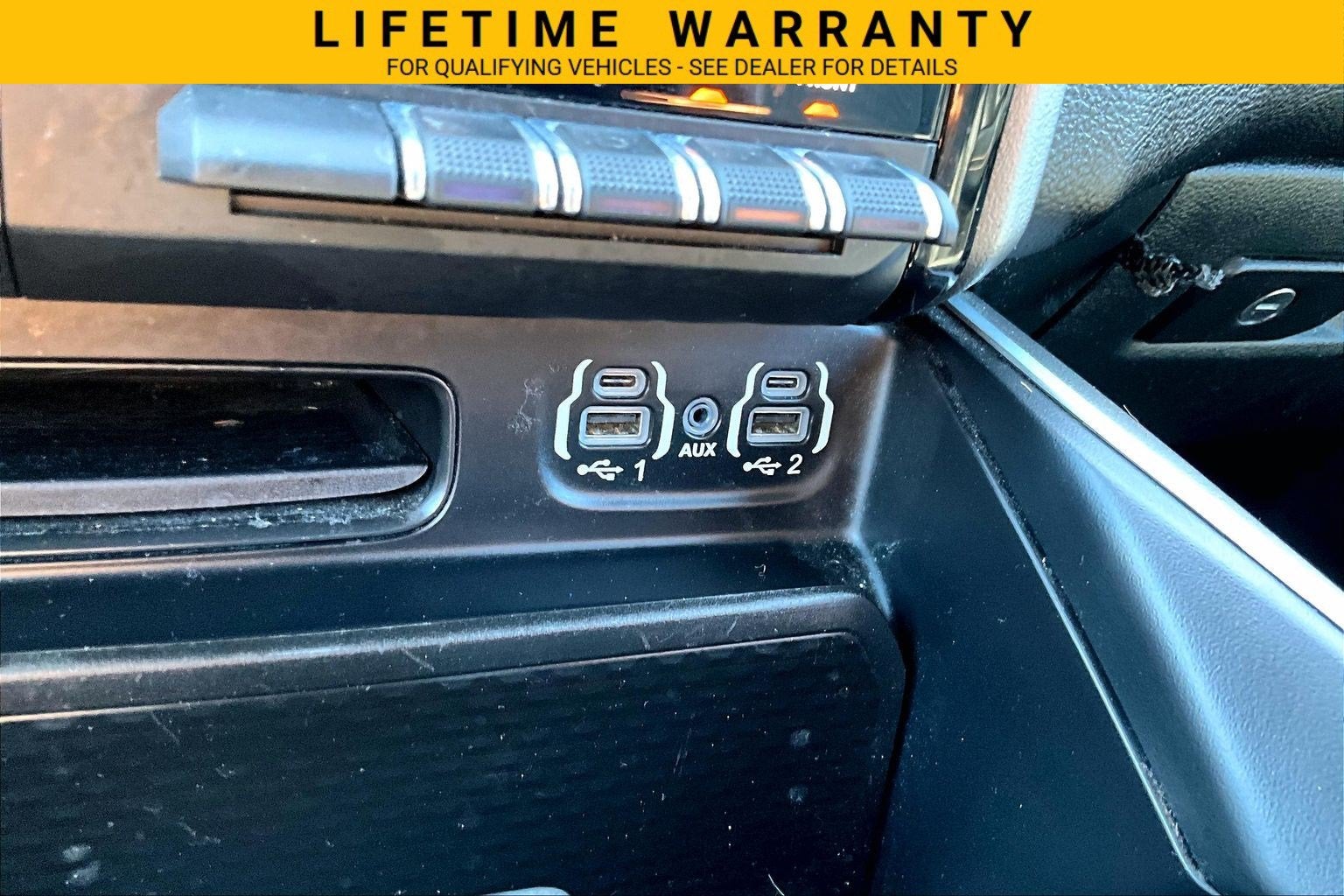 2020 RAM 1500 Big Horn Crew Cab 4x4 5'7" Box