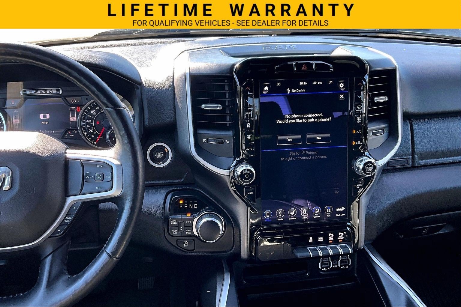 2020 RAM 1500 Big Horn Crew Cab 4x4 5'7" Box