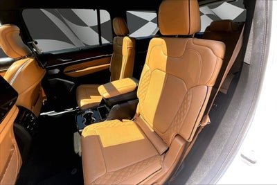 2023 Jeep Grand Cherokee L Summit V8 REAR ENTERTAINMENT