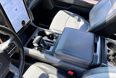 2025 Ford F-150 Lightning LARIAT