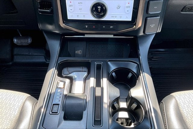2025 Ford F-150 Lightning LARIAT