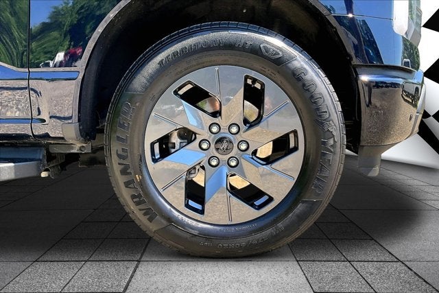 2025 Ford F-150 Lightning LARIAT