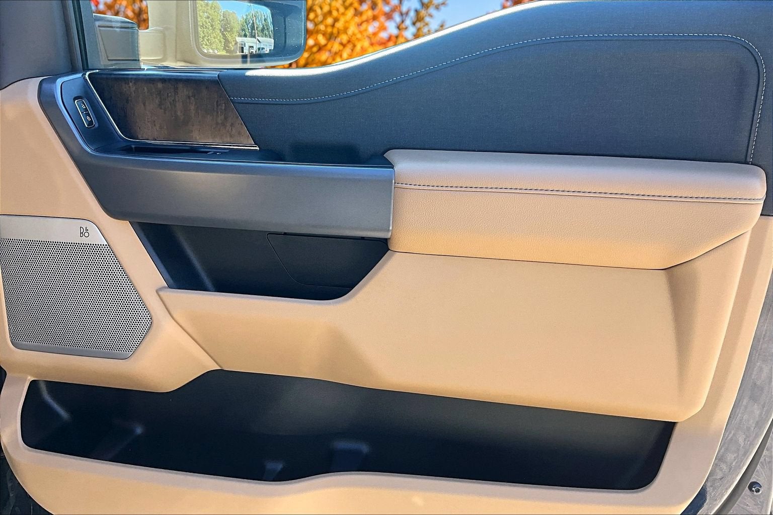 2023 Ford Super Duty F-250 SRW LARIAT TREMOR