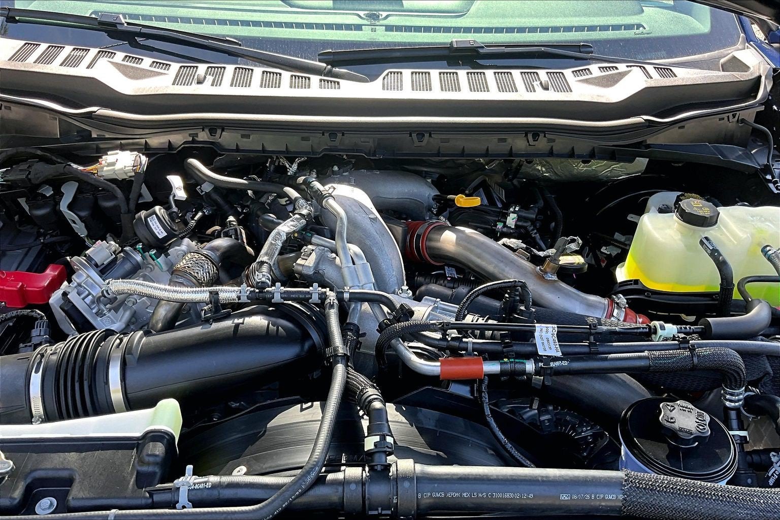 2027 Ford Super Duty F-350 SRW XLT