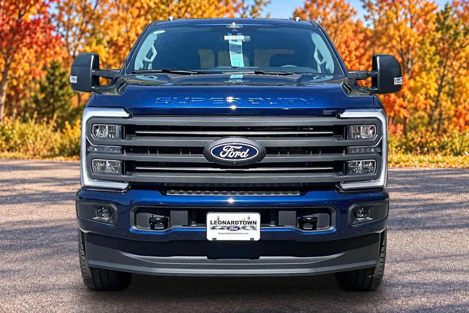 2027 Ford Super Duty F-350 SRW XLT