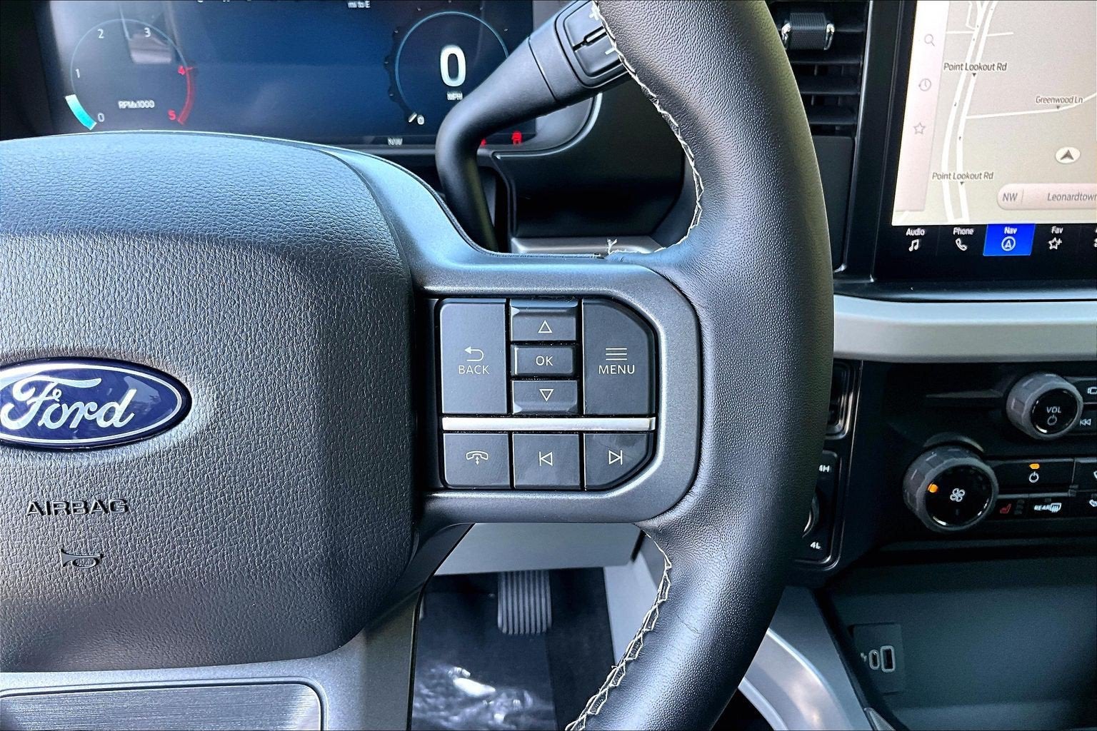 2027 Ford Super Duty F-350 SRW XLT