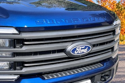 2027 Ford Super Duty F-350 SRW XLT
