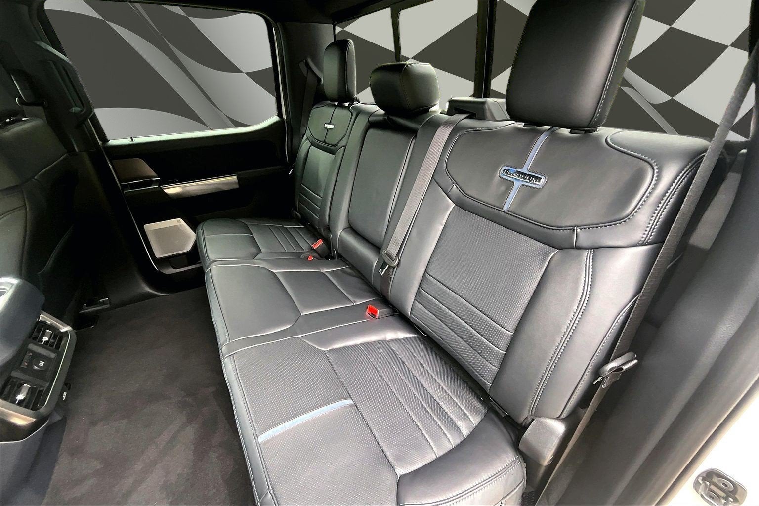 2026 Ford Super Duty F-350 SRW Platinum