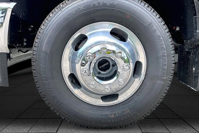 2026 Ford Super Duty F-350 DRW LARIAT