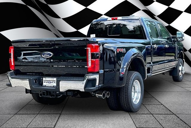 2026 Ford Super Duty F-350 DRW LARIAT