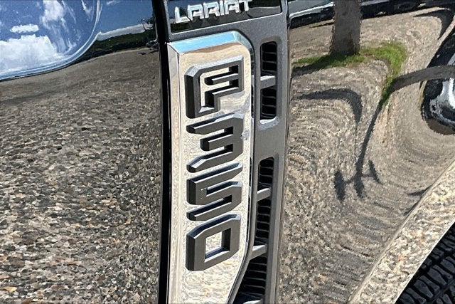 2026 Ford Super Duty F-350 DRW LARIAT