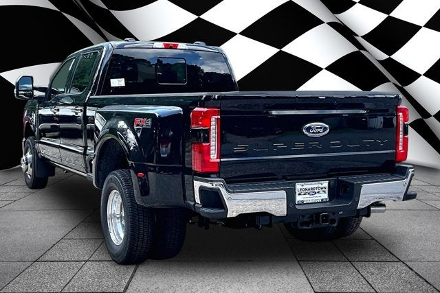 2026 Ford Super Duty F-350 DRW LARIAT