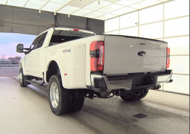 2024 Ford Super Duty F-450 DRW LARIAT