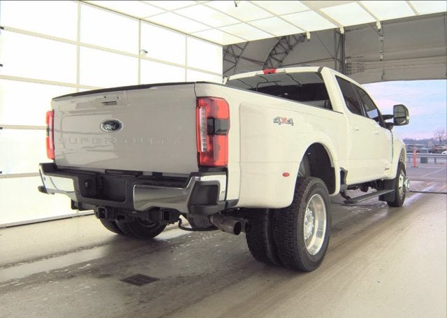 2024 Ford Super Duty F-450 DRW LARIAT