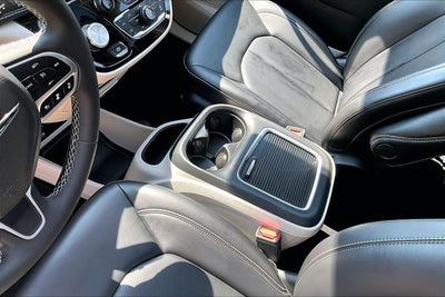 2023 Chrysler Pacifica Touring L AWD PANO ROOF