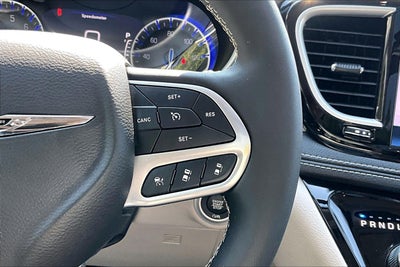 2023 Chrysler Pacifica Touring L AWD PANO ROOF