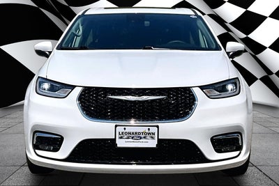 2023 Chrysler Pacifica Touring L AWD PANO ROOF