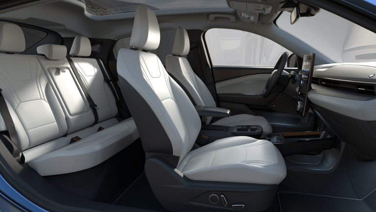 2025 Ford Mustang Mach-E Premium - Photo 17