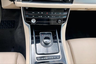 2017 Jaguar XF 35t Premium