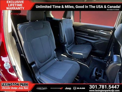2023 Jeep Grand Cherokee L Laredo 4x4