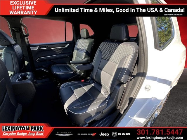 2024 GMC Acadia FWD Denali