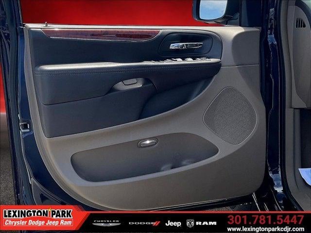 2015 Chrysler Town & Country Touring
