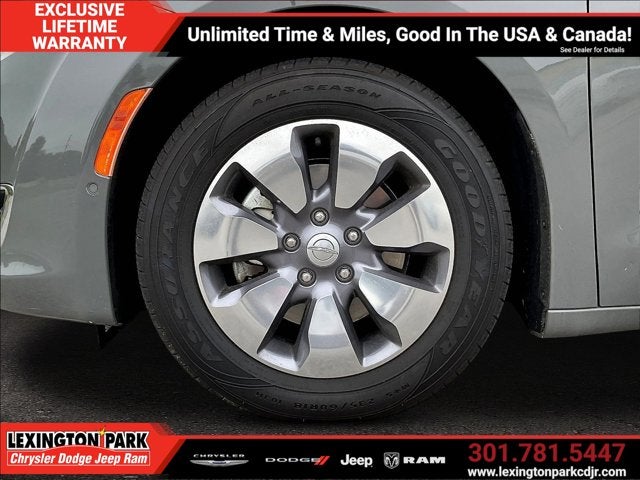 2020 Chrysler Pacifica Hybrid 35th Anniversary Limited