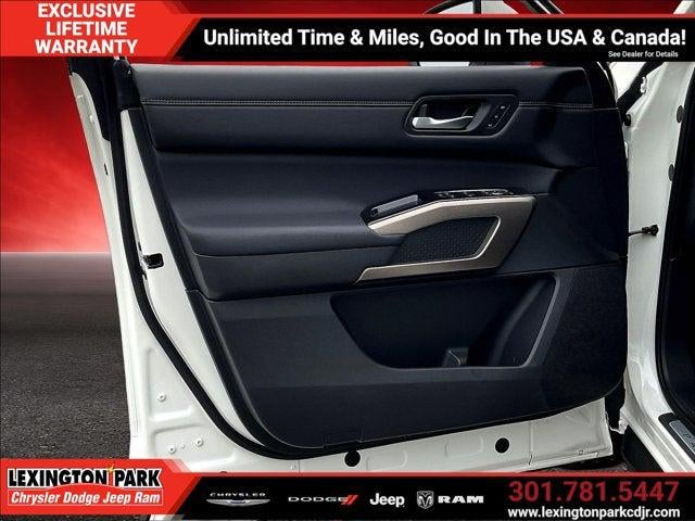 2024 Nissan Pathfinder Platinum 4WD