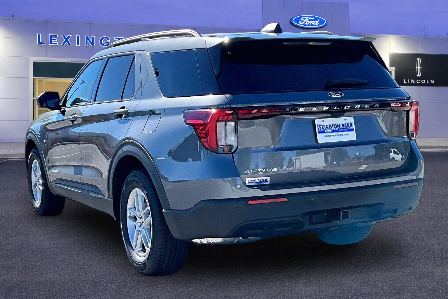 2027 Ford Explorer Active w/200A Pkg