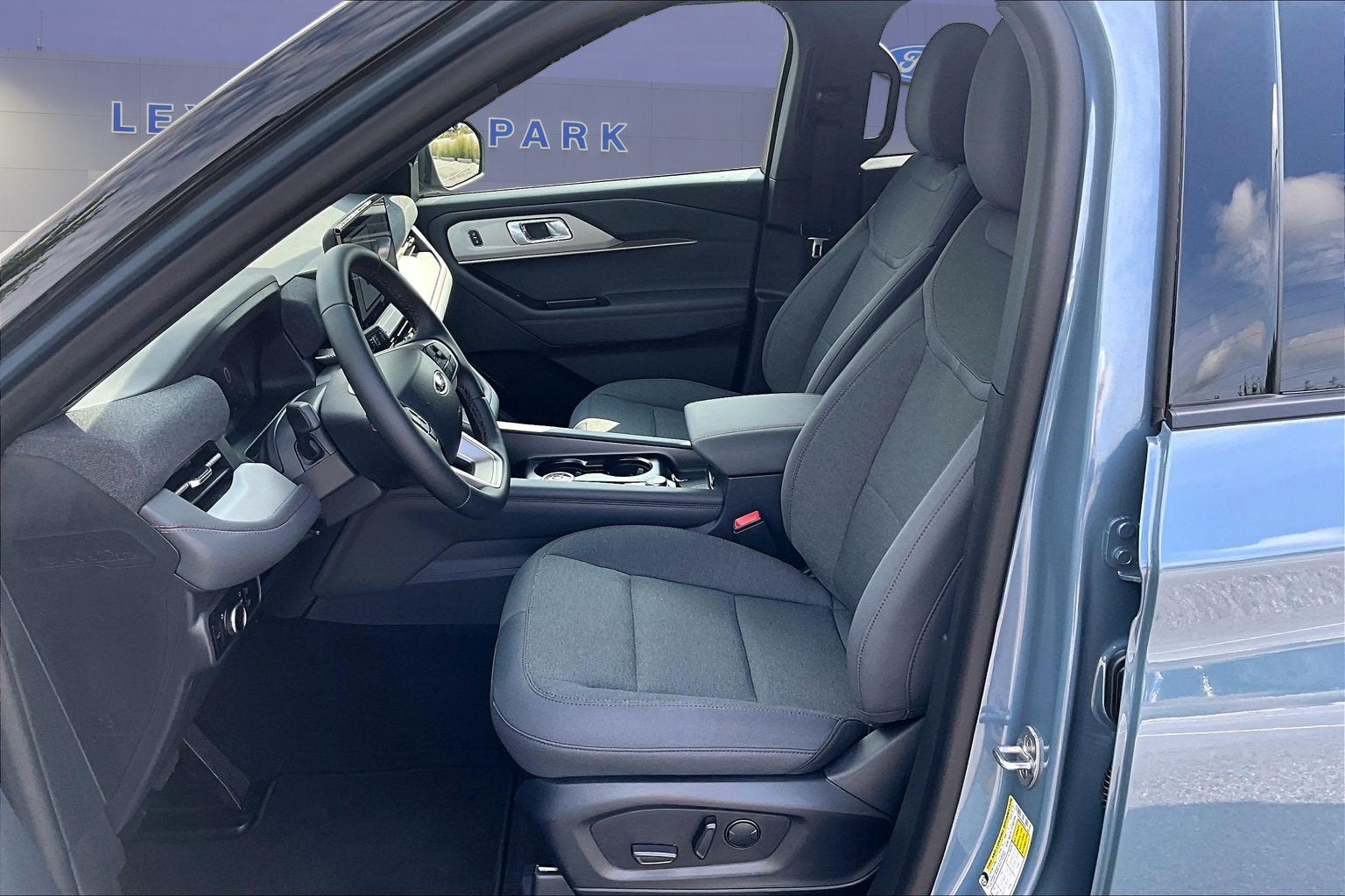 2027 Ford Explorer Active w/200A Pkg