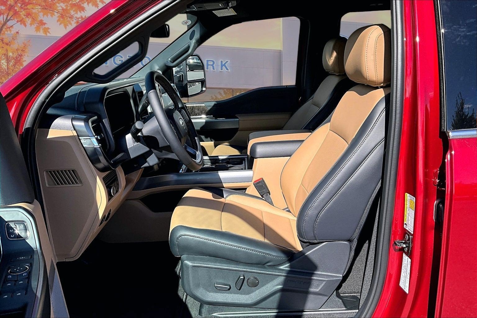2027 Ford Super Duty F-350 SRW LARIAT