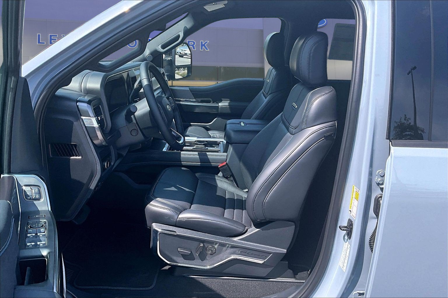 2026 Ford Super Duty F-350 SRW Platinum
