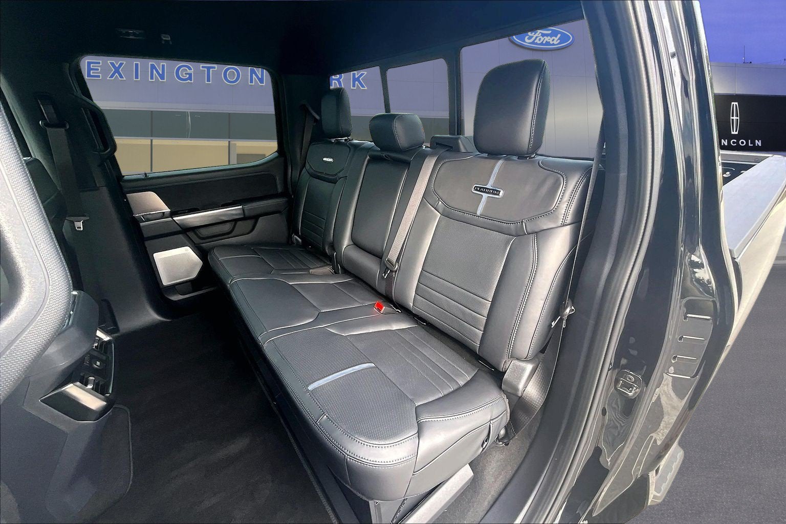 2026 Ford Super Duty F-350 SRW Platinum