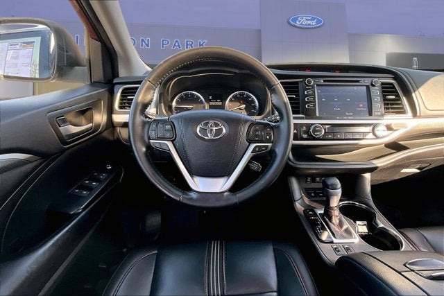 2019 Toyota Highlander Base