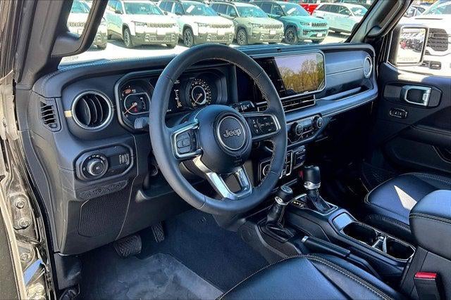 2025 Jeep Wrangler 4-Door Sahara 4x4