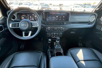 2025 Jeep Wrangler 4-Door Sahara 4x4