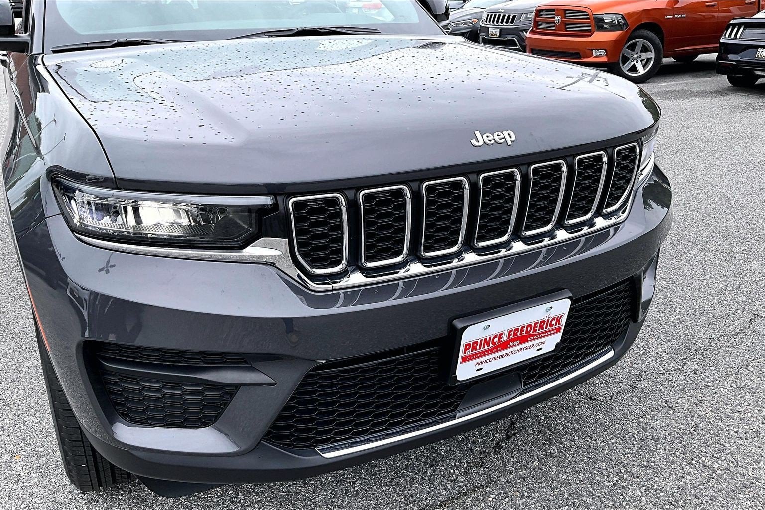 2025 Jeep Grand Cherokee Laredo X 4x4