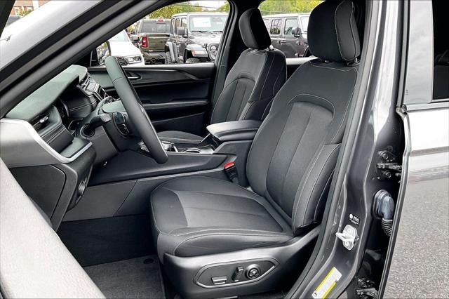 2025 Jeep Grand Cherokee Laredo X 4x4
