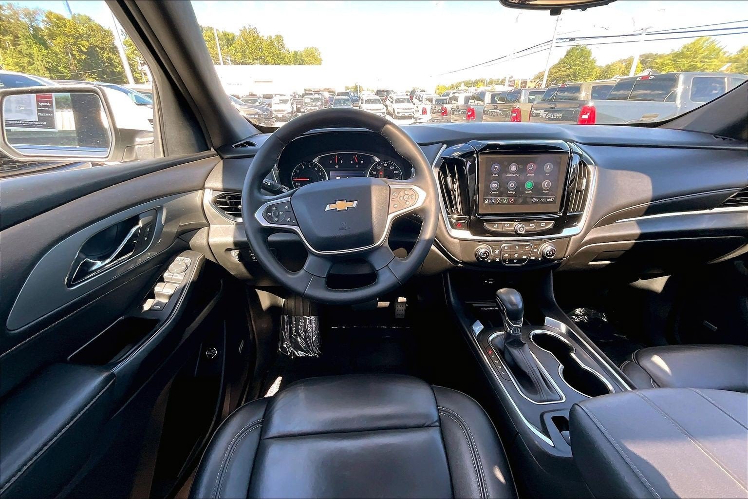 2023 Chevrolet Traverse AWD LT Leather