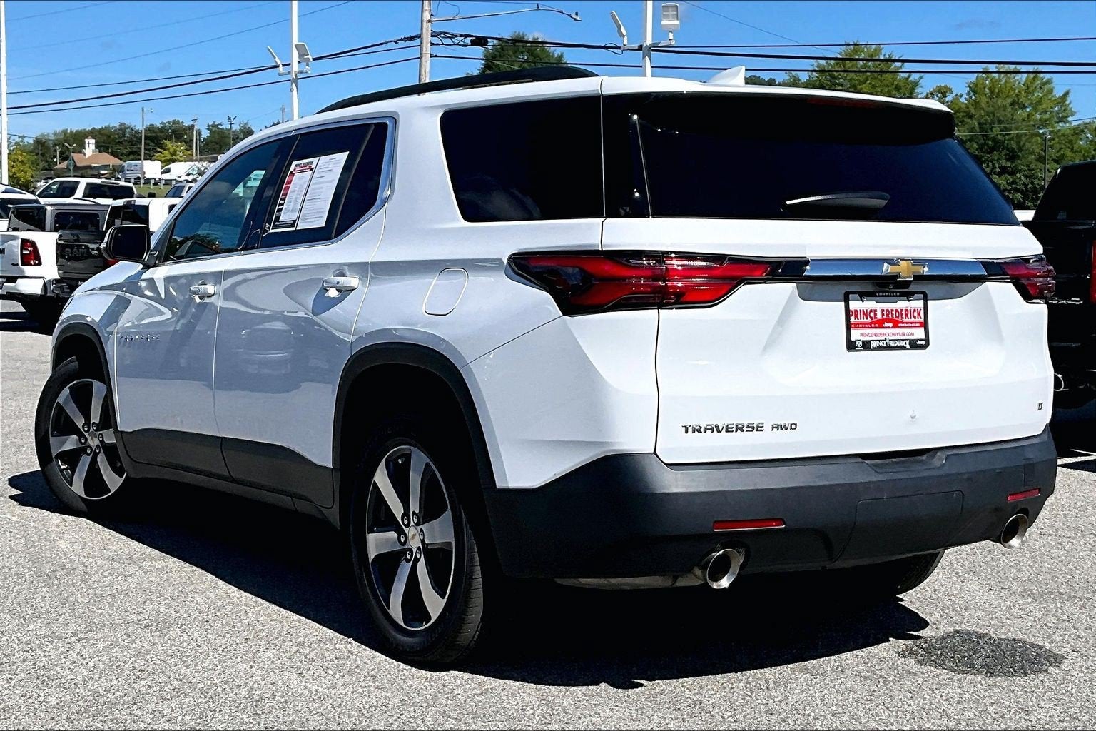 2023 Chevrolet Traverse AWD LT Leather